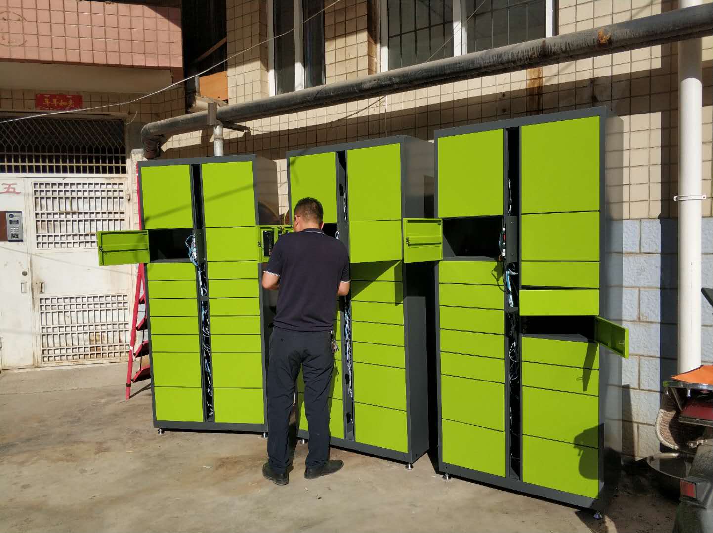 快递柜多少钱一个